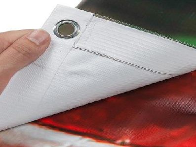 来宾喷绘和刀刮布的工艺区别。